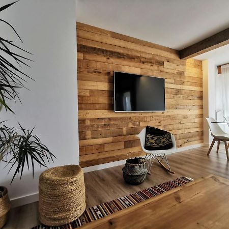 Oroel Apartment Jaca Exterior photo