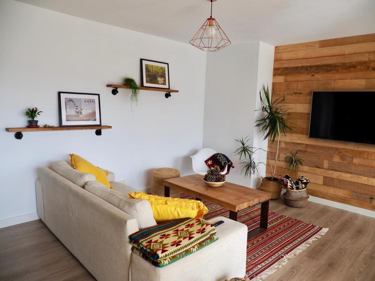 Oroel Apartment Jaca Exterior photo